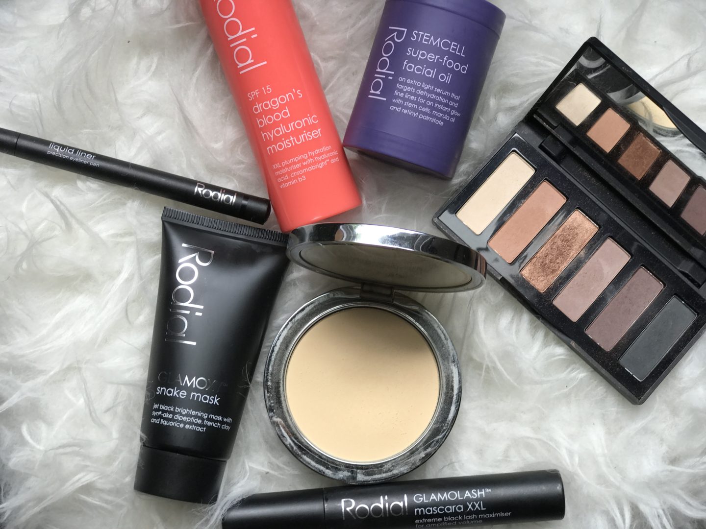 5 Minute Mommy Glam & Go (Featuring Rodial Beauty)